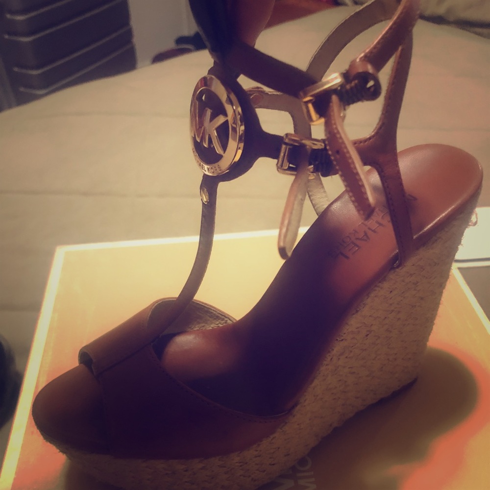 Micheal Kors wedges